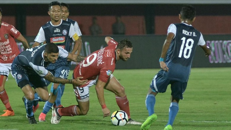 Bali United Kalahkan Arema 1-0 Bali United Kalahkan Arema 1-0
