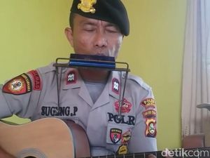 Viral Polisi Nyanyi Lagu Kecam Teroris, Ini Cerita di Baliknya Viral Polisi Nyanyi Lagu Kecam Teroris, Ini Cerita di Baliknya