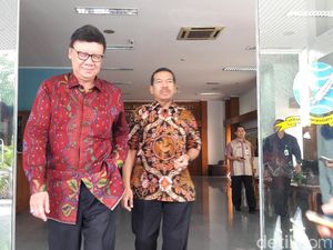 Mendagri Pasang Badan Hadapi Angket Iriawan Mendagri Pasang Badan Hadapi Angket Iriawan