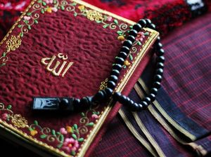 Surat Al Falaq: Arti dan Keutamaannya Surat Al Falaq: Arti dan Keutamaannya