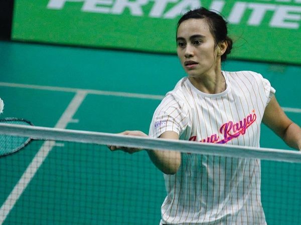 Tangguh di Lapangan, Gaya Harian Pebulu Tangkis Cantik Ini Buat Meleleh
