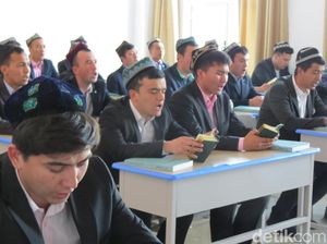 Benarkah Muslim Ditindas di Xinjiang China? Benarkah Muslim Ditindas di Xinjiang China?
