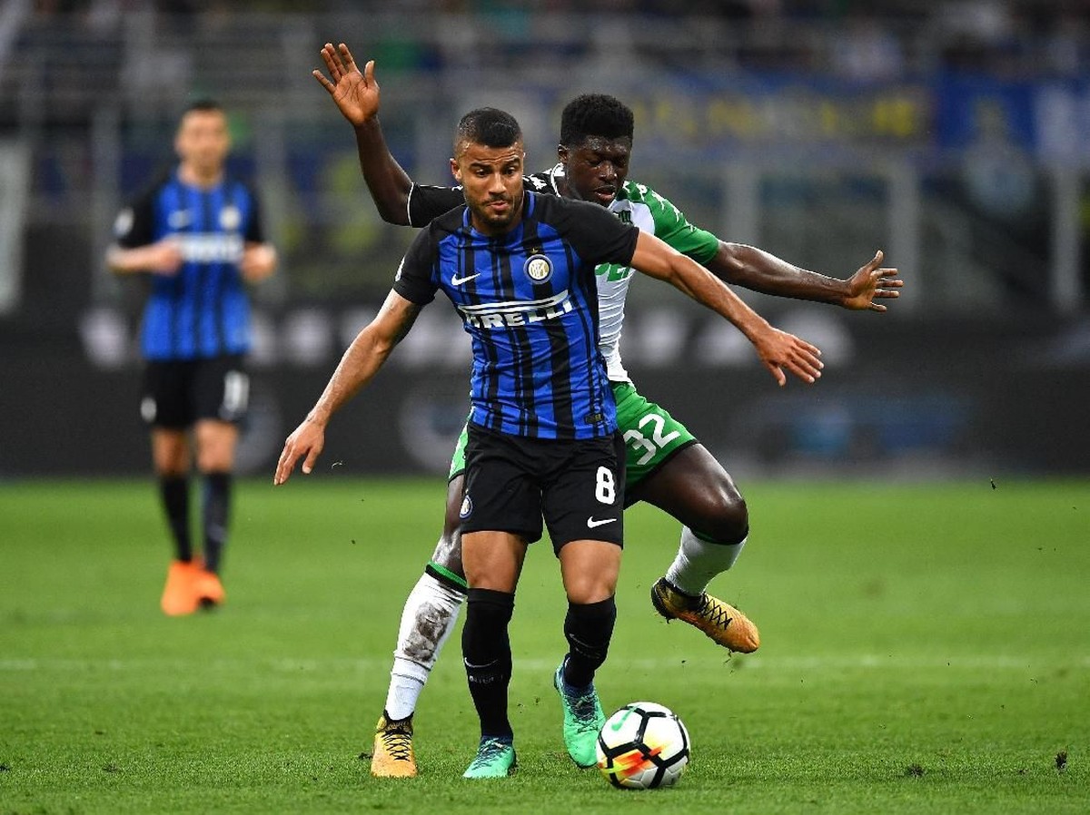 Inter Milan harus membayar 35 juta euro kepada Barcelona untuk mempermanenkan Rafinha (Foto: Valerio Pennicino/Getty Images)
