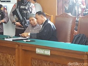 Isi Secarik Kertas dari Kantong Aman Abdurrahman Isi Secarik Kertas dari Kantong Aman Abdurrahman