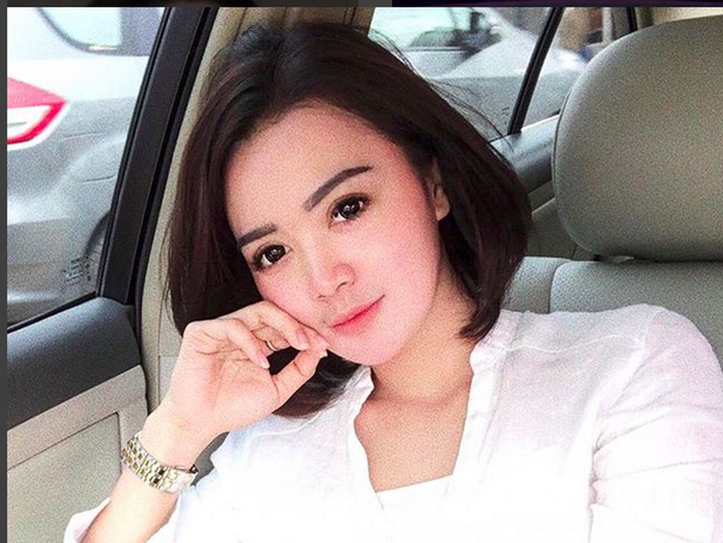 Wika Salim Enggan Beberkan Aib Candra hingga Akhirnya Cerai Wika Salim Enggan Beberkan Aib Candra hingga Akhirnya Cerai