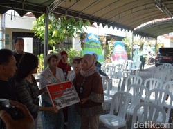 Kemensos Beri Bantuan Korban Terdampak Bom Surabaya