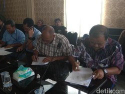 Pemda Karawang Cabut Izin Pabrik Kertas Anak Usaha Sinarmas