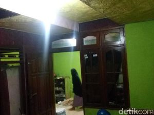 Diperiksa Polisi, Ini Kata Istri Terduga Teroris Mojokerto Diperiksa Polisi, Ini Kata Istri Terduga Teroris Mojokerto