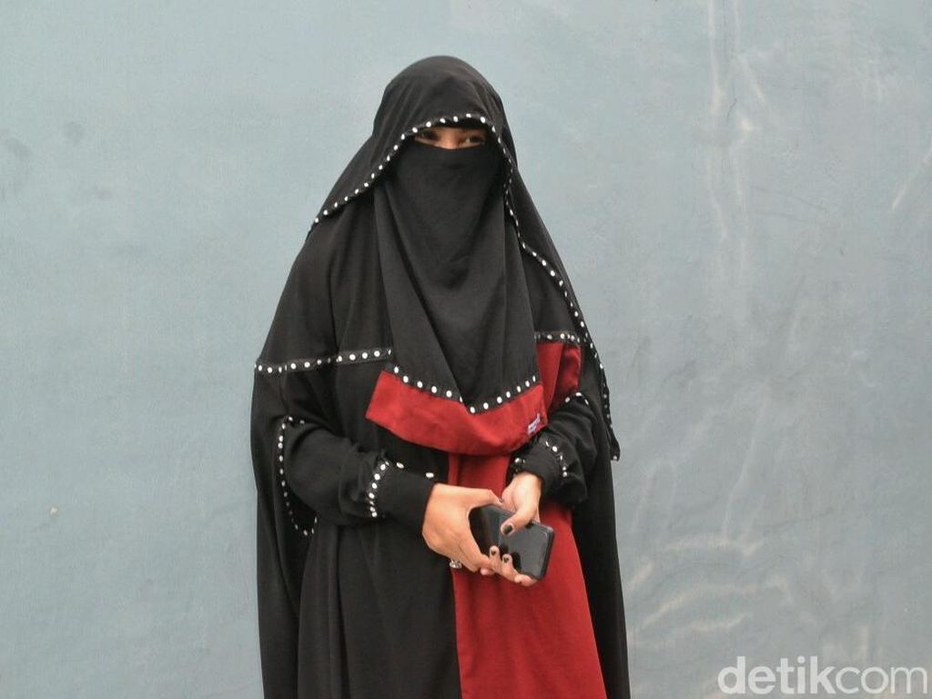 Indadari Murka Ramai Dapat Ajakan Main Dukun dan Pesugihan Indadari Murka Ramai Dapat Ajakan Main Dukun dan Pesugihan