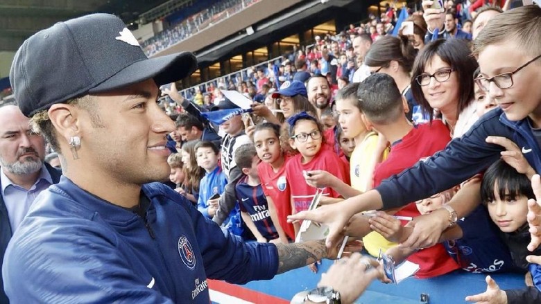 Karier Neymar Tak Tergantung Sang Ayah Karier Neymar Tak Tergantung Sang Ayah
