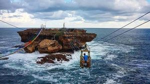 Foto: Kontroversi Pantai Timang