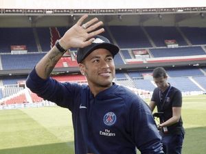 Ditaksir Madrid, Neymar Justru Ingin Dilatih Guardiola