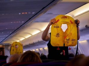 Curi Pelampung di Pesawat Lion Air, Seorang Penumpang Ditangkap di Kualanamu Curi Pelampung di Pesawat Lion Air, Seorang Penumpang Ditangkap di Kualanamu