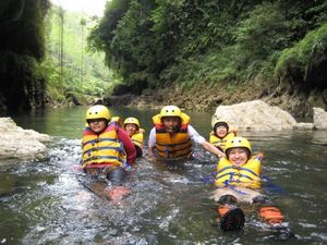 Sudah Coba Body Rafting di Green Canyon Pangandaran?
