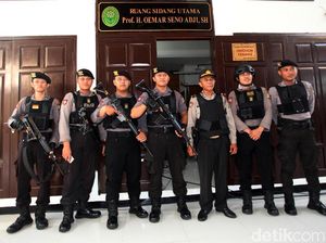 PN Jaksel Tak Gelar Sidang Lain Saat Tuntutan Aman Dibacakan PN Jaksel Tak Gelar Sidang Lain Saat Tuntutan Aman Dibacakan