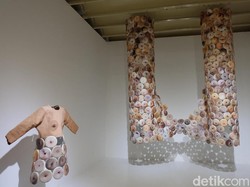 Mella Jaarsma Hadirkan Ratusan Pusar Selfie di Art Jog 11