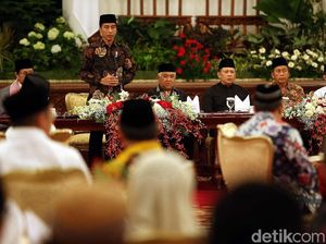 Jokowi Buka Puasa Bersama Menteri dan Pimpinan Lembaga