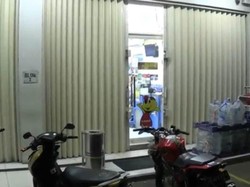 Perampok Bersenpi Gasak Rp 200 Juta dari Minimarket di Matraman