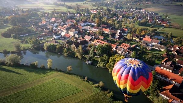 Foto: Kota Masa Kecil Melania Trump