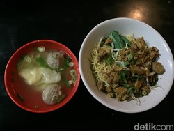 Mie Ayam Bangka Chandra: Mulur Gurih Mie Ayam Khas Bangka yang Mantap