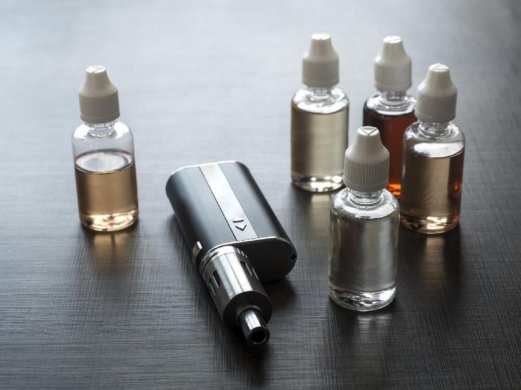 Baterai Vape Meledak di Saku yang Membuat Tubuh dan Mobil Pria Ini Terbakar Baterai Vape Meledak di Saku yang Membuat Tubuh dan Mobil Pria Ini Terbakar