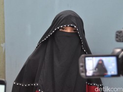 Indadari Tuduh Jin Penghalang Dakwah Penyebab Muntah Darah