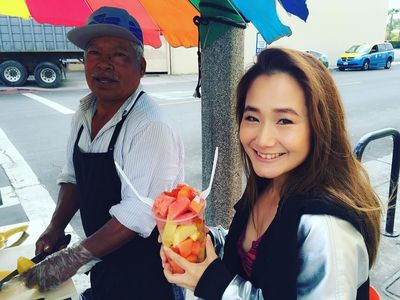 Serunya Kulineran a la Melissa Karim, Mulai Piknik di Bromo hingga Jajan Rujak