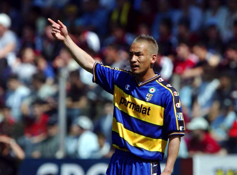  Hidetoshi Nakata of Parma in action during the Serie A match between Parma and Bologna, played on May 3, 2003 at the Ennio Tardini Stadium, Parma, Italy. (Photo by Grazia Neri/Getty Images)