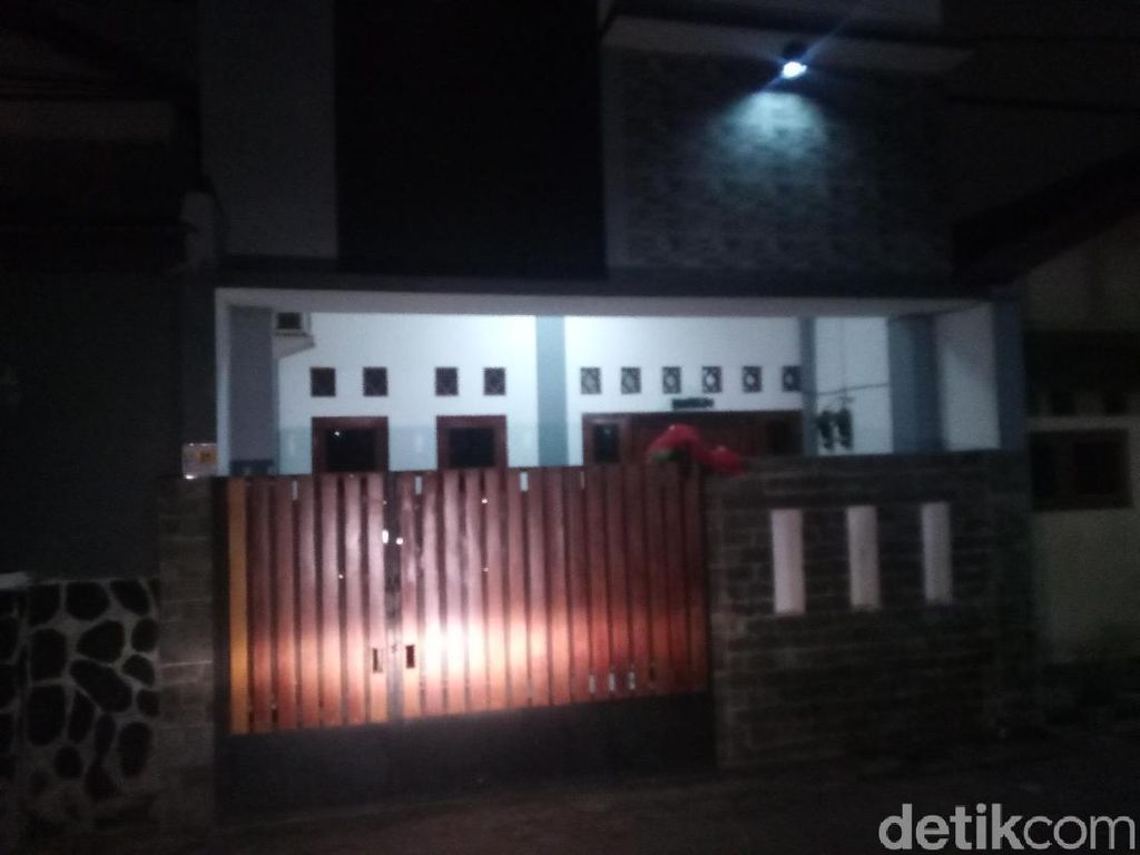 Deretan Fenomena Hujan Guyur 1 Rumah yang Bikin Geger Deretan Fenomena Hujan Guyur 1 Rumah yang Bikin Geger