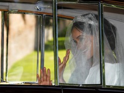 Foto Meghan Markle Menuju Kastil Windsor Menumpang Rolls Royce