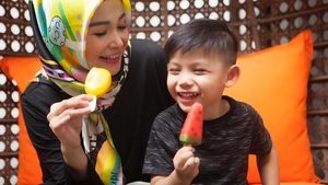 Makin Cantik Setelah Berhijab, Begini Gaya Makan Soraya Larasati