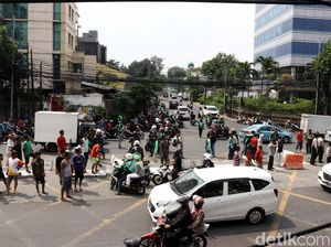 Simpang Mampang Prapatan 7-8 Diuji Coba Ditutup Usai Lebaran Simpang Mampang Prapatan 7-8 Diuji Coba Ditutup Usai Lebaran