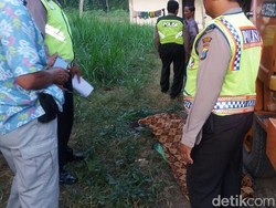 Supir Truk ini Ditemukan Meninggal dalam Posisi Jongkok