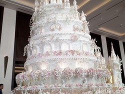 Megahnya Dummy Cake Pernikahan Pangeran Harry Buatan Cakery Indonesia