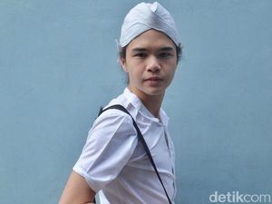 Tak Jadi Beri Lagu untuk Dewa 19, Dul Jaelani Duet dengan Giring