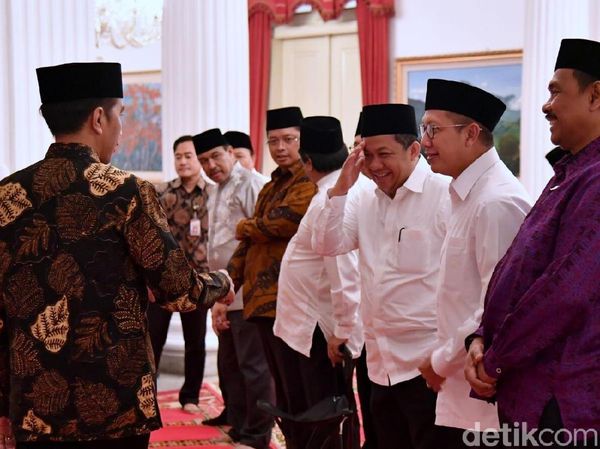 Kemesraan Jokowi dan Fahri Hamzah Saat Dua Kali Buka Bareng