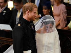 Cerita Ibu dan Anak Balitanya ke London Demi Lihat Royal Wedding