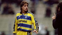 Hernan Crespo berkostum Parma pada 1996-2000 dan 2010-2012. Striker asal Argentina itu mencetak 94 gol dalam 201 pertandingan bersama Gialloblu. Foto: Claudio Villa/Allsport