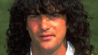 Parma merekrut Fernando Couto dari Porto pada 1994. Bek tengah asal Portugal itu membela Parma selama dua musim sebelum pindah ke Barcelona. Foto: Allsport UK /Allsport