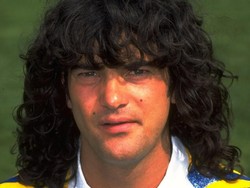 Parma merekrut Fernando Couto dari Porto pada 1994. Bek tengah asal Portugal itu membela Parma selama dua musim sebelum pindah ke Barcelona. Foto: Allsport UK /Allsport