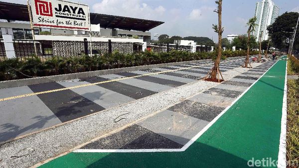 Cantiknya Pedestrian Jalan di Kawasan GBK Senayan