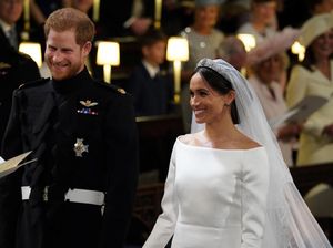 Senyum Bahagia Meghan Markle dan Pangeran Harry Usai Resmi Menikah