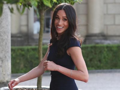 Menikah Hari Ini, Meghan Markle Cantik Bergaun Biru
