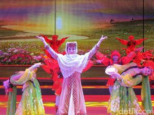 Spektakuler! Teater Budaya Jalur Sutra yang Penuh Warna