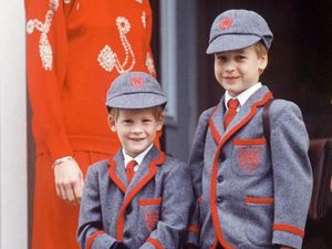 10 Foto Throwback Pangeran Harry Semasa Kecil yang Imut dan Lucu