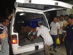 4 Jasad Terduga Teroris Riau Dimakamkan