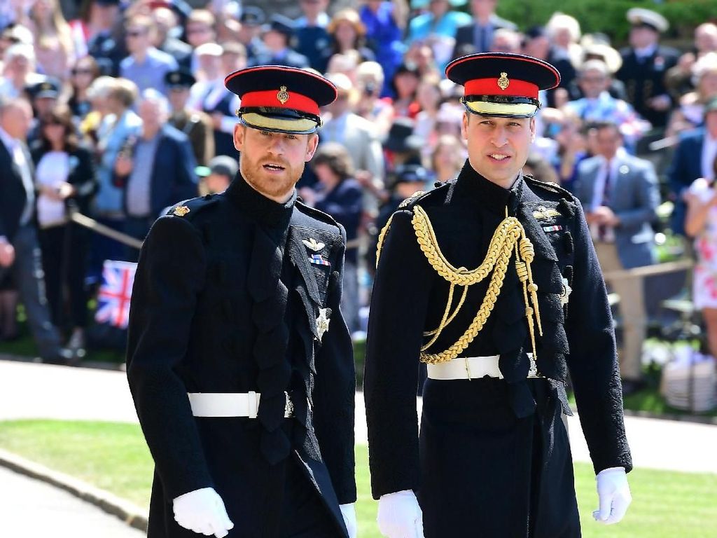 Alasan Manis Pangeran Harry Beri Cincin Putri Diana Untuk William Alasan Manis Pangeran Harry Beri Cincin Putri Diana Untuk William