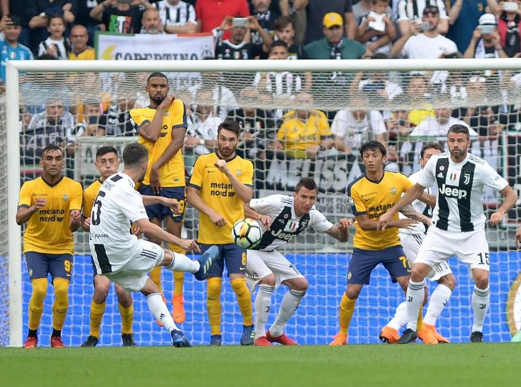 Juventus Kalahkan Verona di Laga Perpisahan Buffon Juventus Kalahkan Verona di Laga Perpisahan Buffon