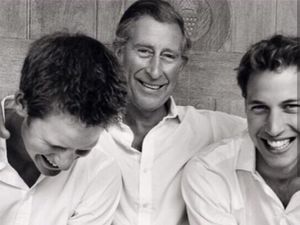 Hubungan Pangeran Charles dengan William dan Harry Dikabarkan Renggang