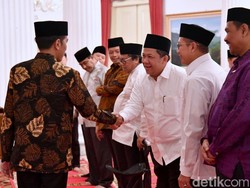 Fahri Hamzah: Jokowi Alumni 212, Datang ke Reuni Dapat Untung